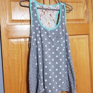 Tank top with white lace
